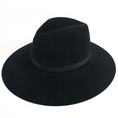 Шляпа Федора черного цвета